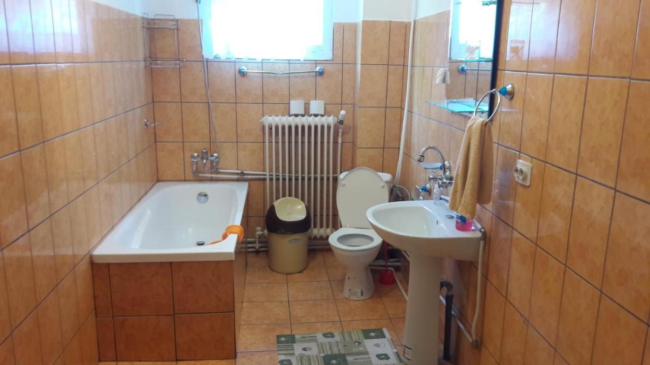 Family&Friends Apartamento Ceahlău Exterior foto
