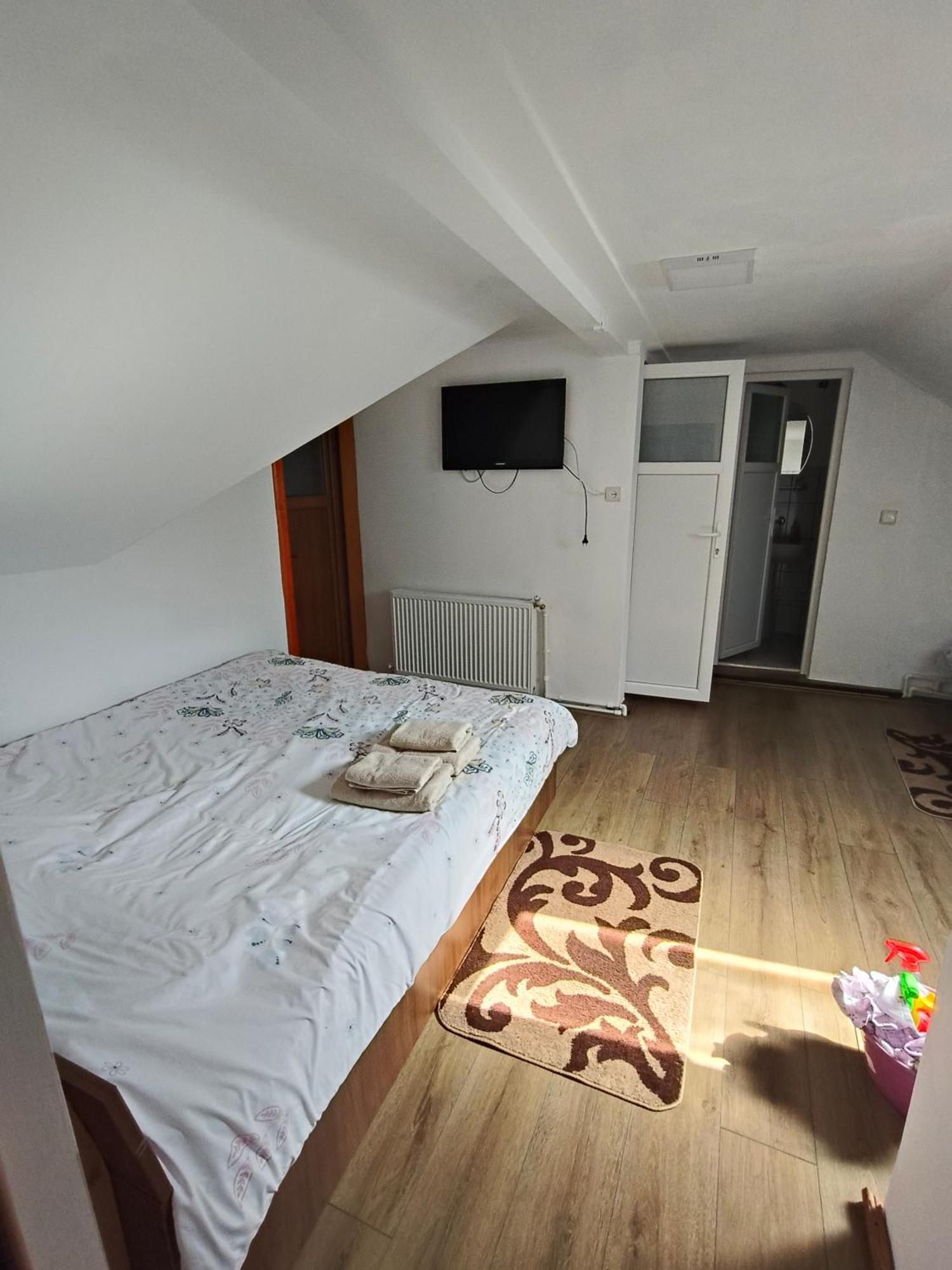 Family&Friends Apartamento Ceahlău Quarto foto